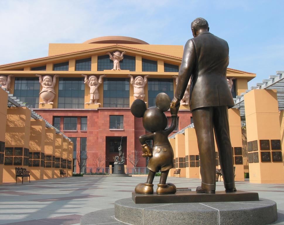 Coast Burbank Hotel Exterior photo